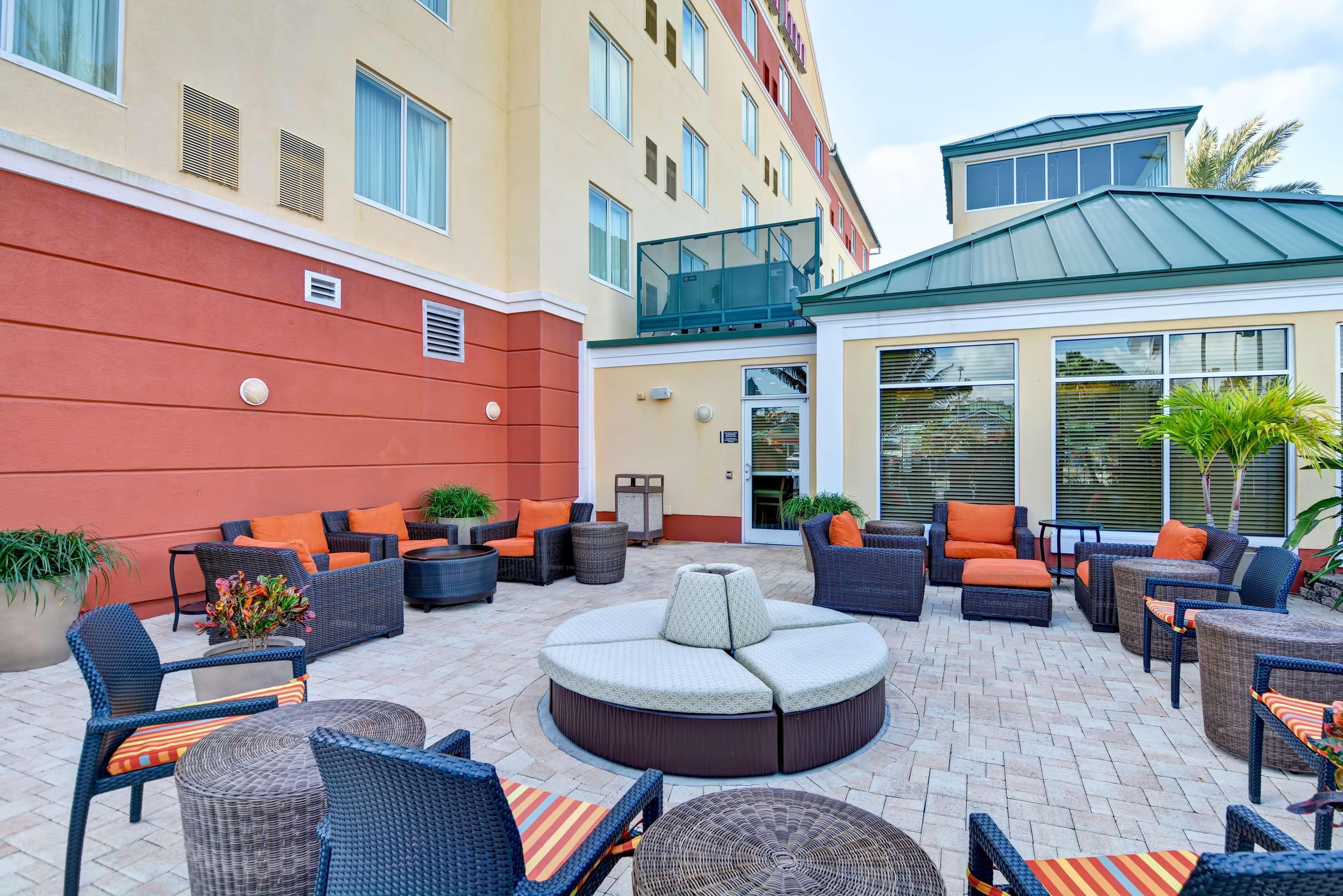 Hilton Garden Inn Tampa Northwest/Oldsmar Exterior photo